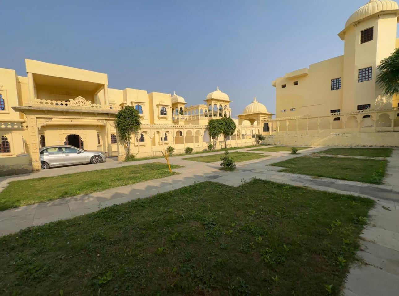 The Burj Resort Luxurious Stay Udaipur Luaran gambar