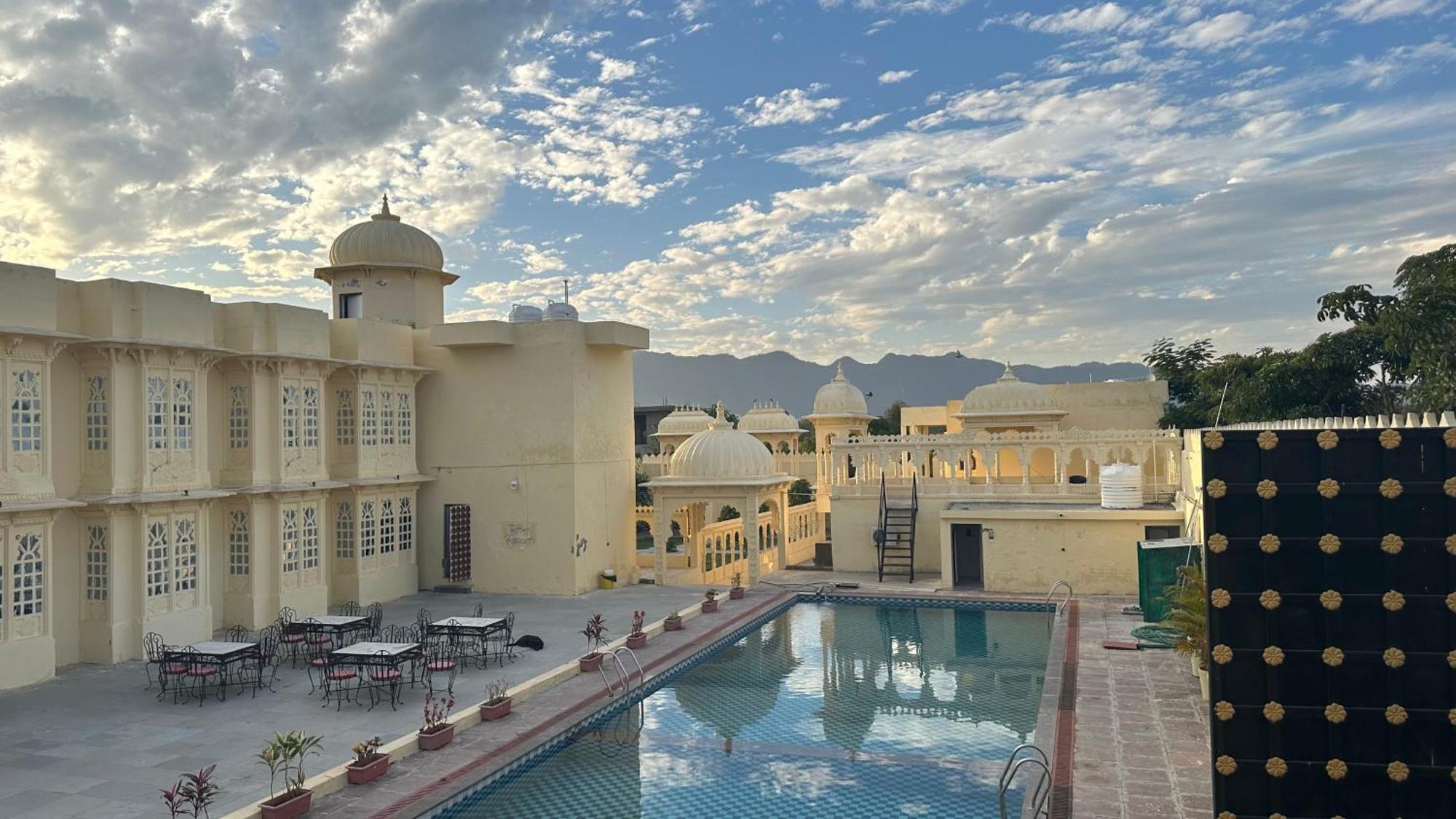 The Burj Resort Luxurious Stay Udaipur Luaran gambar